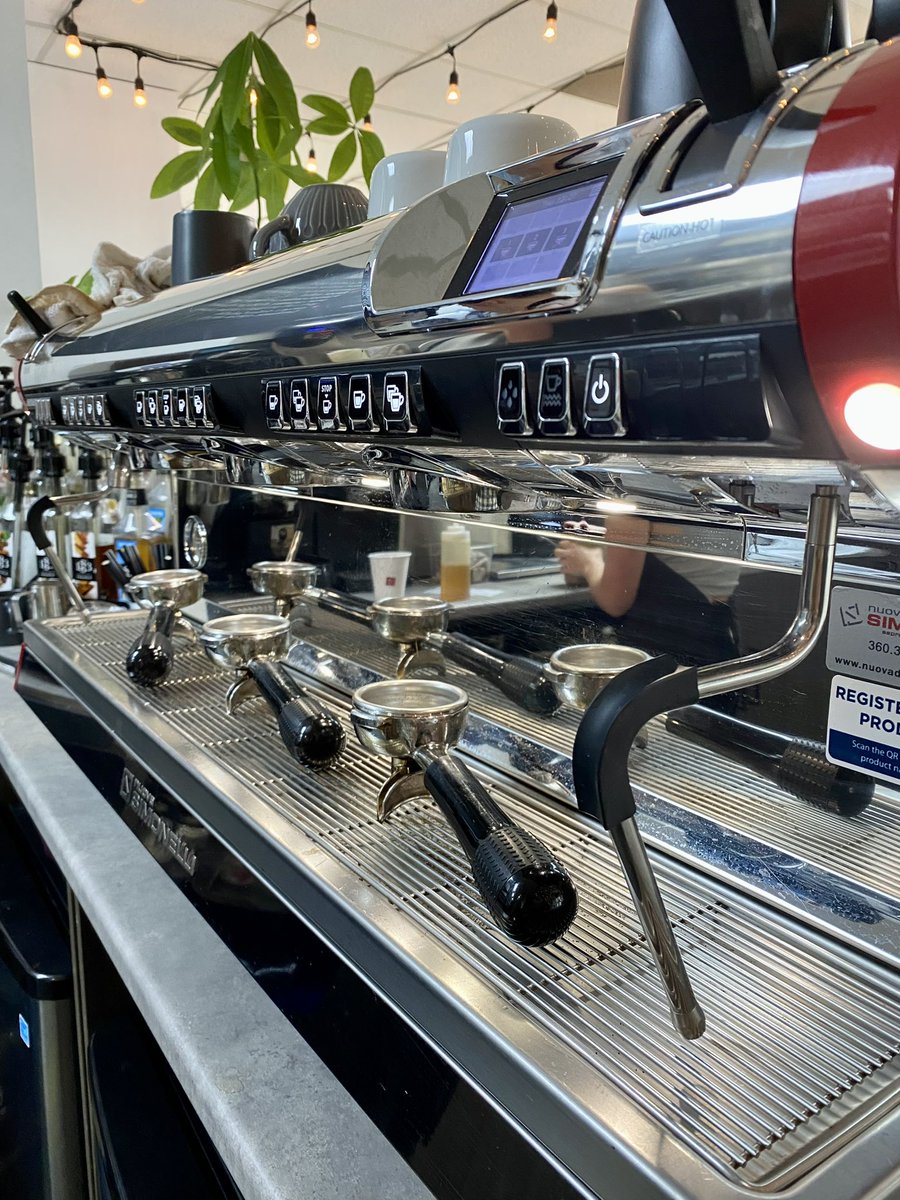 VictorFedeli's tweet image. Really enjoyed stopping by Kuppajo Espresso in #Sudbury for a fresh cup of coffee. ☕️

Recently, our government helped support their business through the #DigitalMainStreet program.

Thanks Betty-Ann for the chat &amp;amp; #smallbusiness tour!