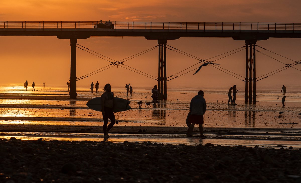 dave_cocks's tweet photo. #Saltburn #sunset #silhouette #NorthYorkshire #grimupnorth #teessidelive #StormHour #bbcweather #itvweather #earthandclouds #PhotographyWx #rcambassadors https://t.co/A9vtAKRahk