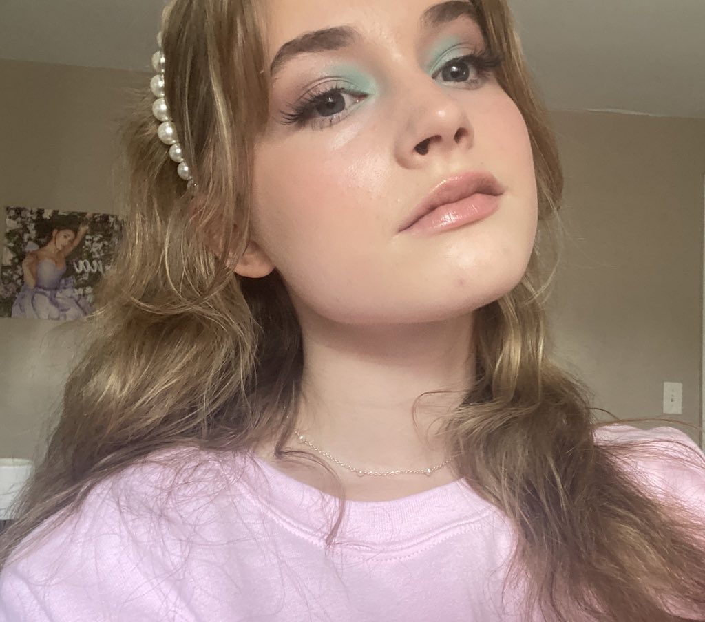 ariisbbydoll's tweet photo. look_aura eyes 🫧🩵
#missionmonday
#flightcrewfriday
#wedreaminsummer
@rembeauty ♡ https://t.co/OyHSrUdfUd