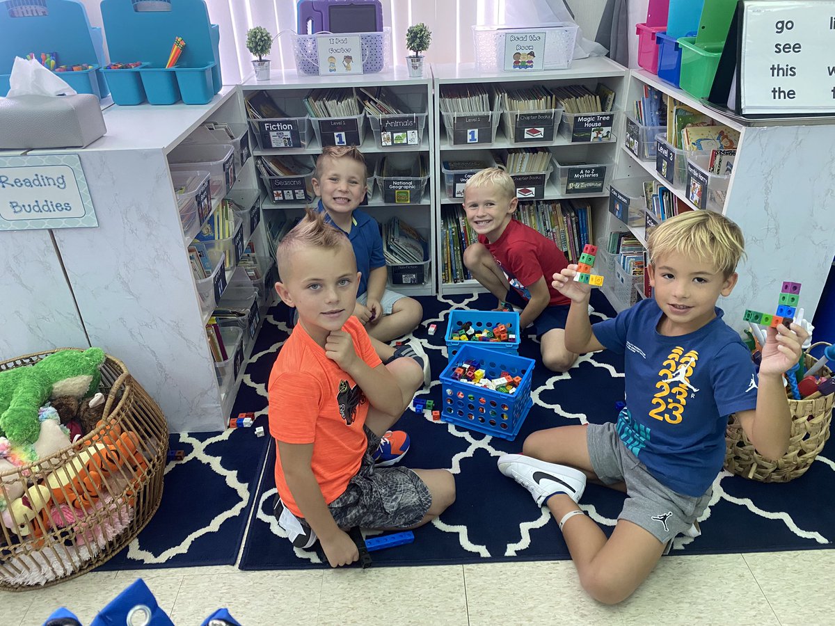 MrsBeckman1st's tweet photo. Having fun exploring some math manipulatives and STEAM buckets!! @LaurelOakElem https://t.co/oLCY4qQgtE
