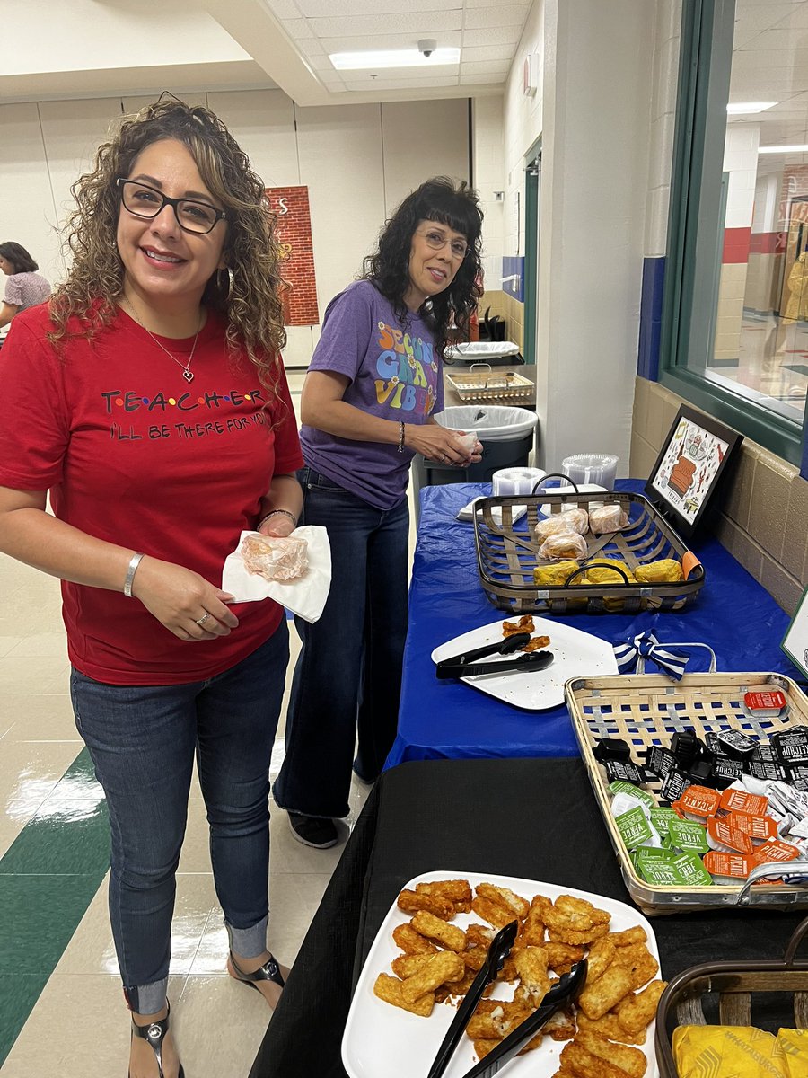 NISDWernli's tweet photo. Thank you Whataburger for hosting our Retreat breakfast! It was the fuel we needed to kickstart our new school year! @lorimshaw @mrsfeldt5 #WhataWildcat #Whataburger #RootEdWernli https://t.co/1I7MBLSHEF