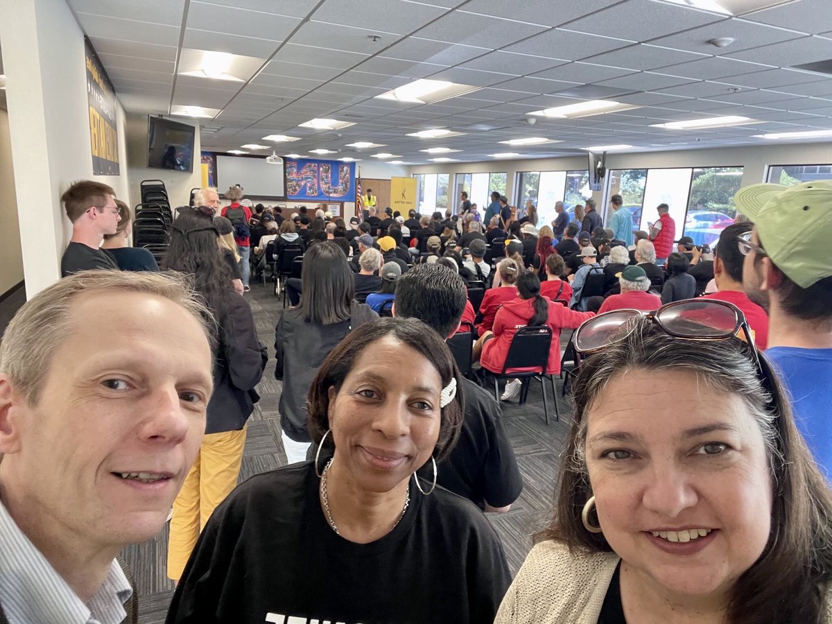 bryancblum's tweet image. This is what solidarity looks like.

Great turnout of unions across Alameda County for rally at the Alameda Labor Council in support of striking SAG-AFTRA workers.
@#HotLaborSummer
