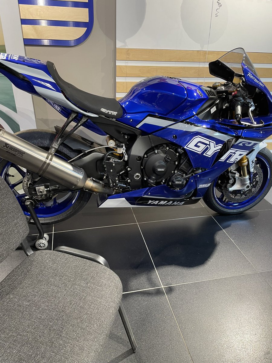 Excuse the not so good photo…from last Saturdays 90th Birthday Party @tinklersmotorcycles A very sorted new R1 🔥🔥
#r1 #yamaha #gytr #tinklersmotorcycles #90thbirthday #familybusiness