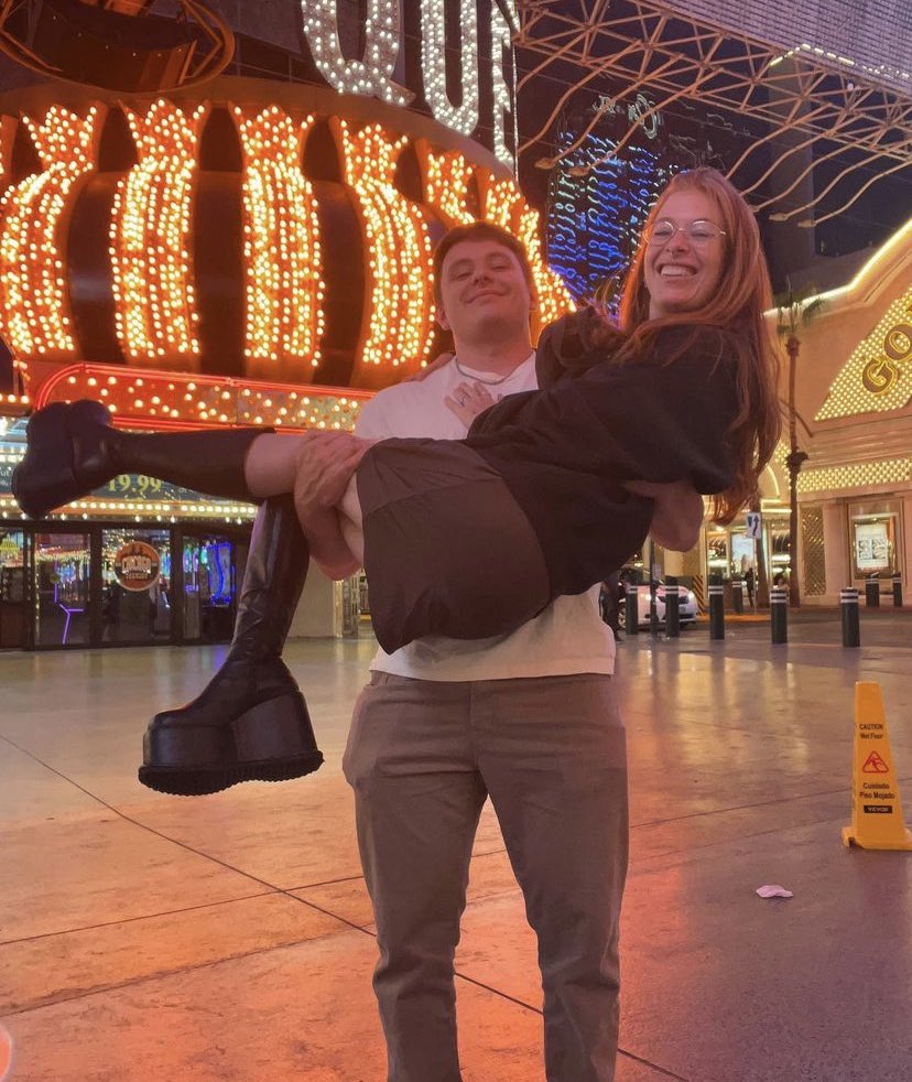 its_LiyaJ's tweet photo. HUGO AND OLIVIA ARE DATING AND IM SO HERE FOR IT #ClaimtoFame https://t.co/MUPCABdJAv