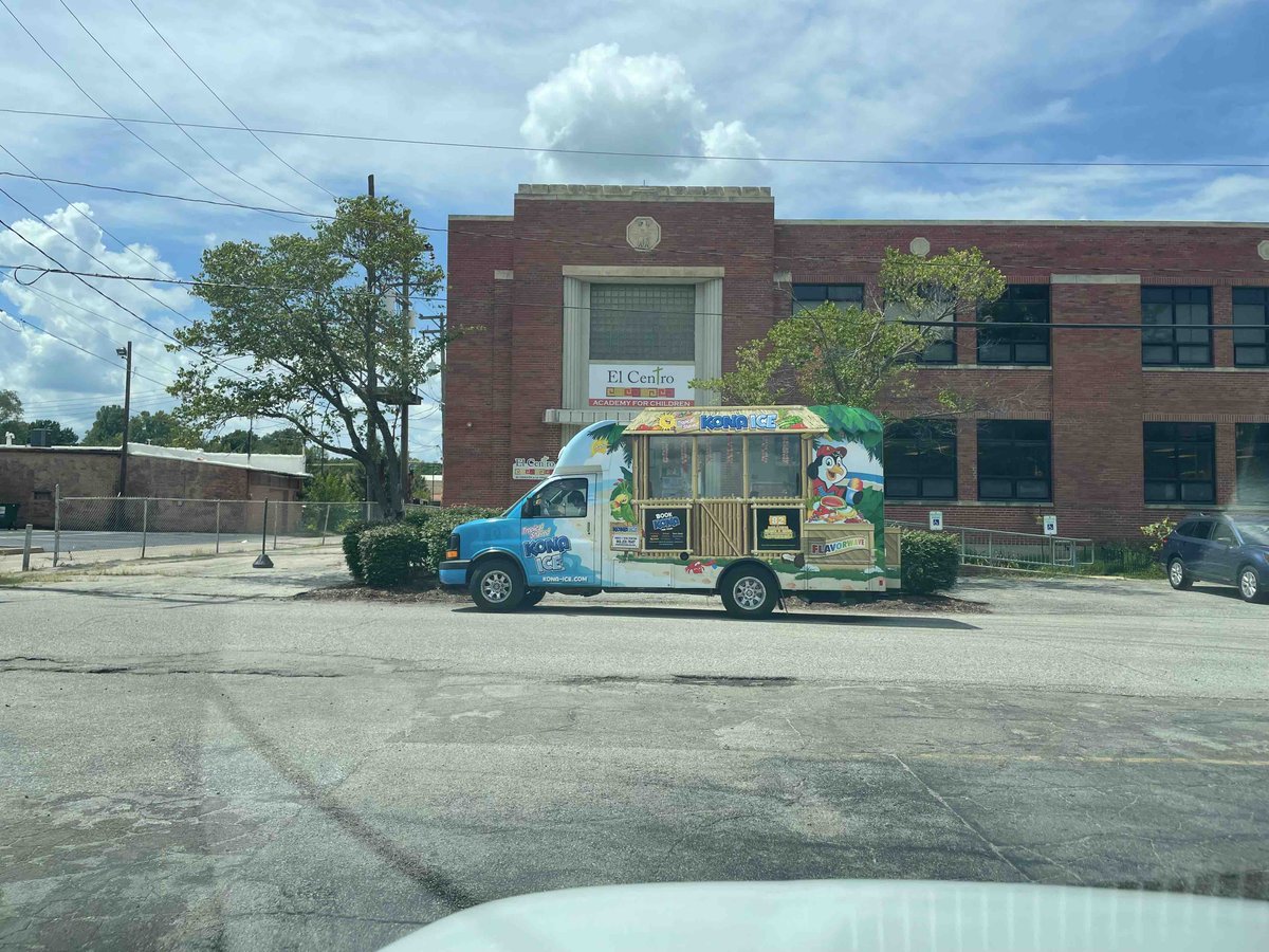 SwopeHealth's tweet photo. To show our gratitude for the amazing stakeholders who partner with us to serve our community. We sent @kckonaice to Emmanuel Family and Child Development , @elcentroinc and @operationbreakthrough
Thank you for partnership!
#NHCW23 #ValueCHC https://t.co/yOi25NP0c6