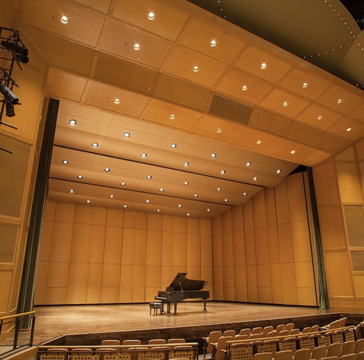 Every performing arts center is unique which means they may require custom solutions. Here at StageRight, we know a thing or two about customization🎭👀