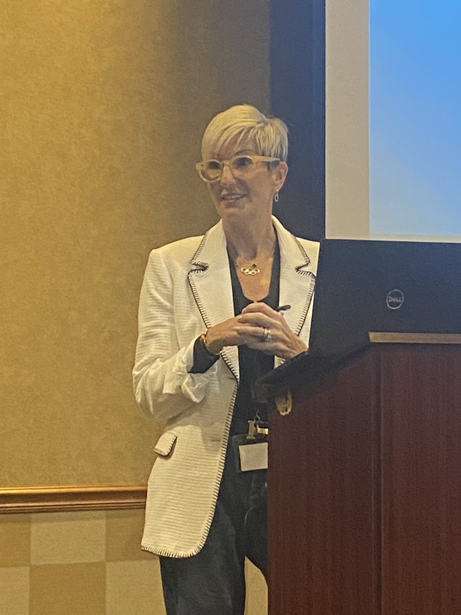 SarahTraub1's tweet photo. This morning I had the honor of opening the Recovery Friendly Workplace: Reimagining Today’s Workforce Conference in Columbia, MO. The opening keynote by Carrie Steinseifer-Bates an Olympic Gold Medalist swimmer was so powerful! https://t.co/zpU08bTzuH @MUExtension https://t.co/PL6Bumbpw6