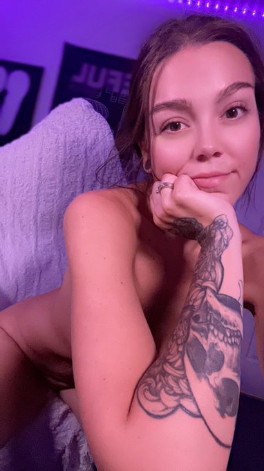 Happy Friday Jr. 💋 https://t.co/F0HTPUUbxl<a href="/tag/onlyfans"class="tags"><span>#onlyfans</span></a>