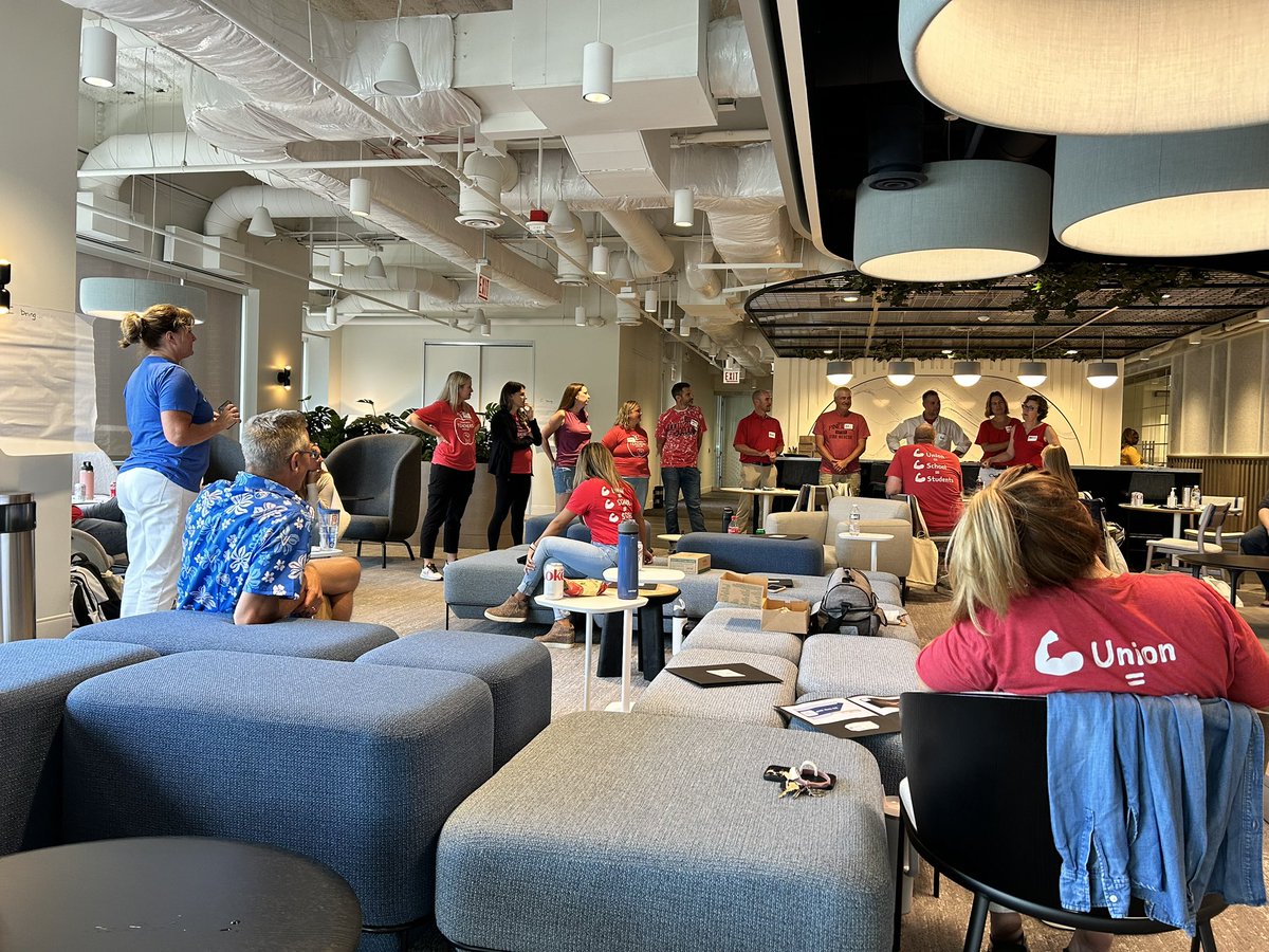 What a great opening day with <a href="/District128/">District 128</a> staff! Many thanks to Baxter Credit Union for hosting our CTE departmental kick-off at their corporate headquarters! #ILCTE