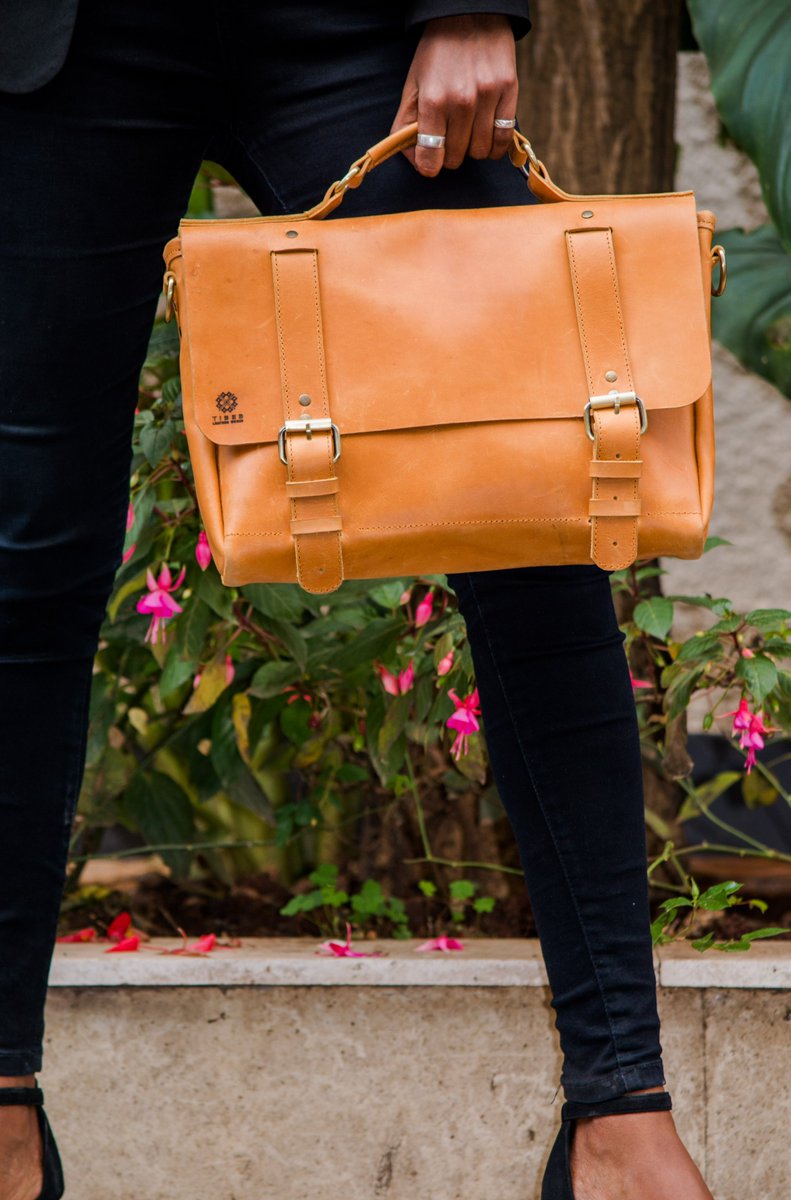 TibebLeather's tweet photo. 🌼 It's finally #Friday!
Step into the weekend with style and confidence, carrying the essence of craftsmanship with #TibebLeatherWorks.
Each piece tells a unique story of dedication and artistry. 
Wishing you a fashionable Friday and a weekend filled with leather elegance🌟👜 https://t.co/nbLNk9q4zK