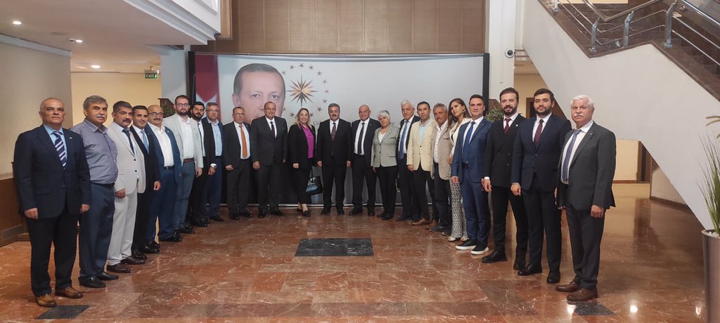 KONSİFED &amp; KONSİAD
Yönetim kurullarımız ile 
Ankara,da Ziyaretlerimiz,de
Çalışma Sosyal Güvenlik Bakan yard
Sn Faruk Özçelik 
makamında Sn Kemal Çelik Başkanlığında heyetimiz ziyaret ettiler.