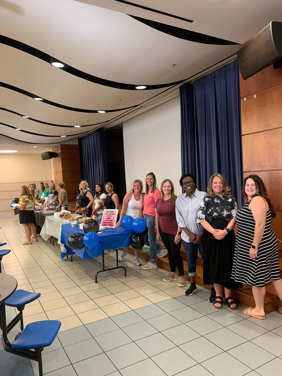 Thanks again to our cheer parents and cheer team for our breakfast and giftcard give aways! #MISDProud #WGMS #capturingkidshearts @IHeartCKH <a href="/S_Cooper_WGMS/">Sarah Cooper</a>