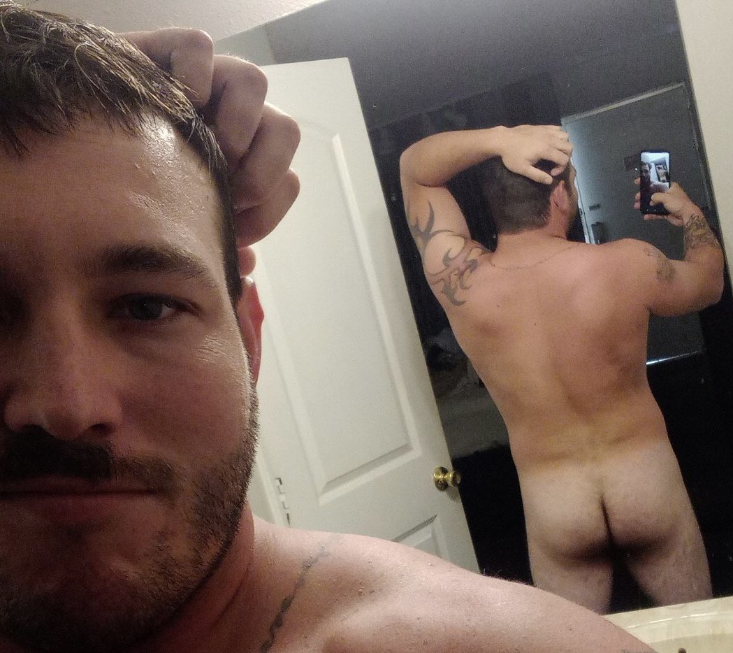TuckyLucker's tweet photo. So lucky for all yโall who like #str8dude country-boy tail, @SmallTownHick2 posted a fine shot of his sweet lil #dudebutt. I sure hope he got someone around who likes to show some oral appreciation for that young daddy ass.
๐๐
๐ฅ https://t.co/nnOB25ejQP