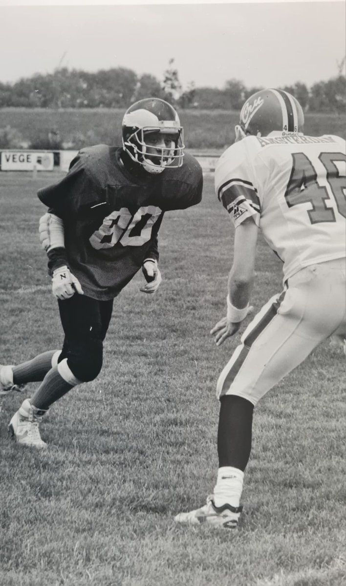 Vandaag ontvingen we het droevige bericht dat ons oud-lid Donavan Sanches helaas veel te vroeg is overleden.
Wij willen graag alle nabestaanden, vrienden en kennissen veel sterkte wensen bij het verwerken van dit verlies!
Foto: Donavan, in de finale van de NL competitie in 1996