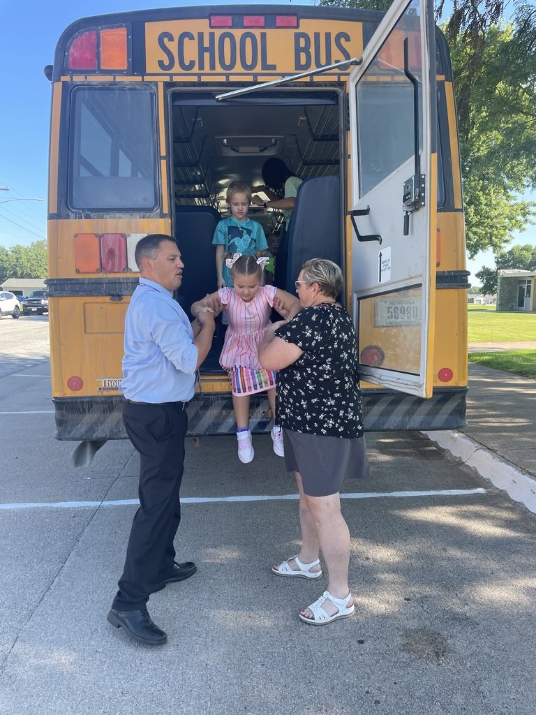 FCPSPanthers's tweet photo. The elementary students practiced expectations in and around the building today at their Expectation Stations. Looking forward to a great year! https://t.co/fjlI1czI39