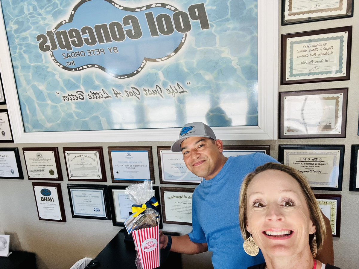 Chambers3rd's tweet photo. Helotes Elementary thinks Pool Concepts are a Big Splash! Thank you for being part of our team! #HelotesBulldogs #NISDOneTeam #PoolConcepts @Leighannworrich https://t.co/boe4WpvB4C