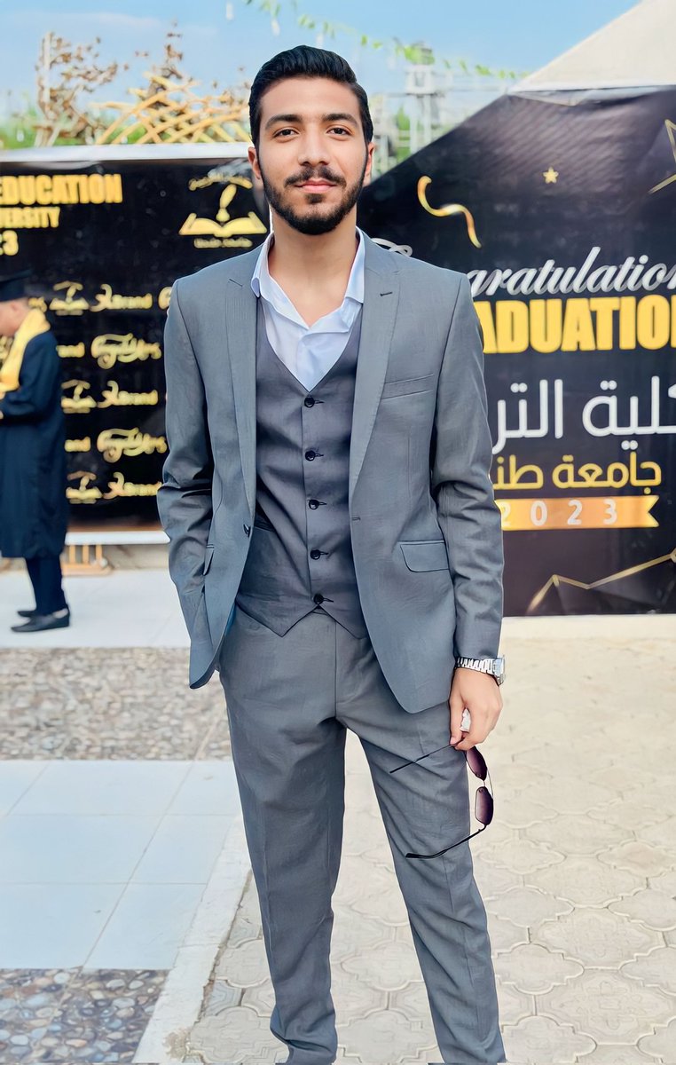 farok_3rafa's tweet photo. Ladies&Gentlemen
See you next year
Or not โค๐จ๐ปโ๐
#Finally_Graduated ๐ https://t.co/pUyNKwnWkb