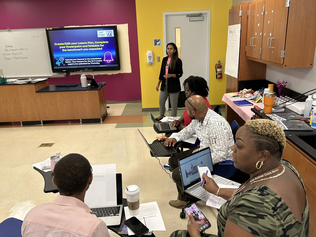KelvinWatson8's tweet image. ETO Social Studies teachers putting their best foot forward by engaging in meaningful dialogue, reflecting on best practices, and sharing of ideas.
#thebestisyetocome @lisagarcia_lisa @trydiggs @tmullin1889 @ElenaStead43262