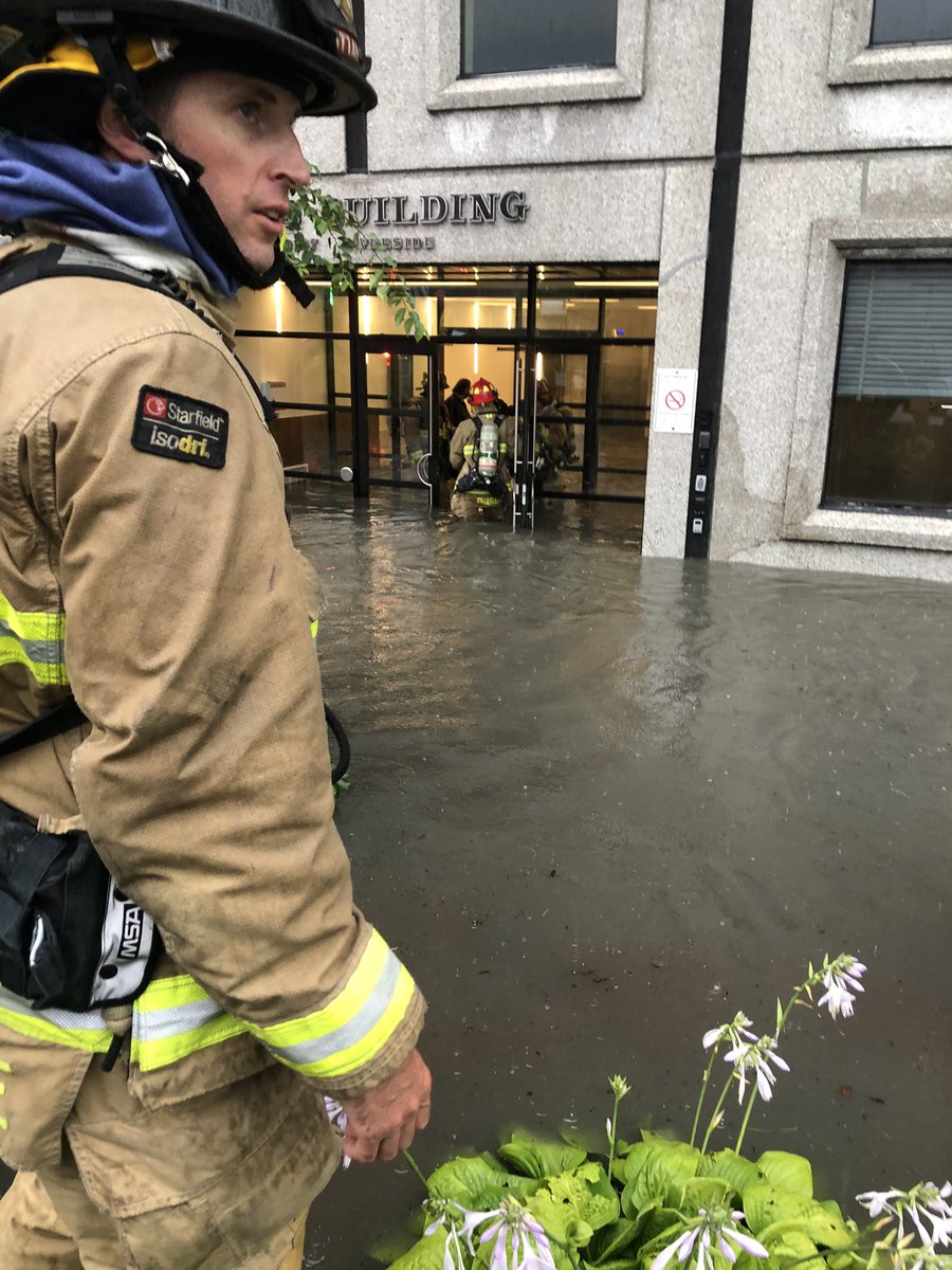 freewillymj's tweet image. Lol how’s YOUR day going? 📍Bank and Riverside #ottnews #ottweather #ottawa @ctvottawa @BlacksWeather @ConnorMockettWX