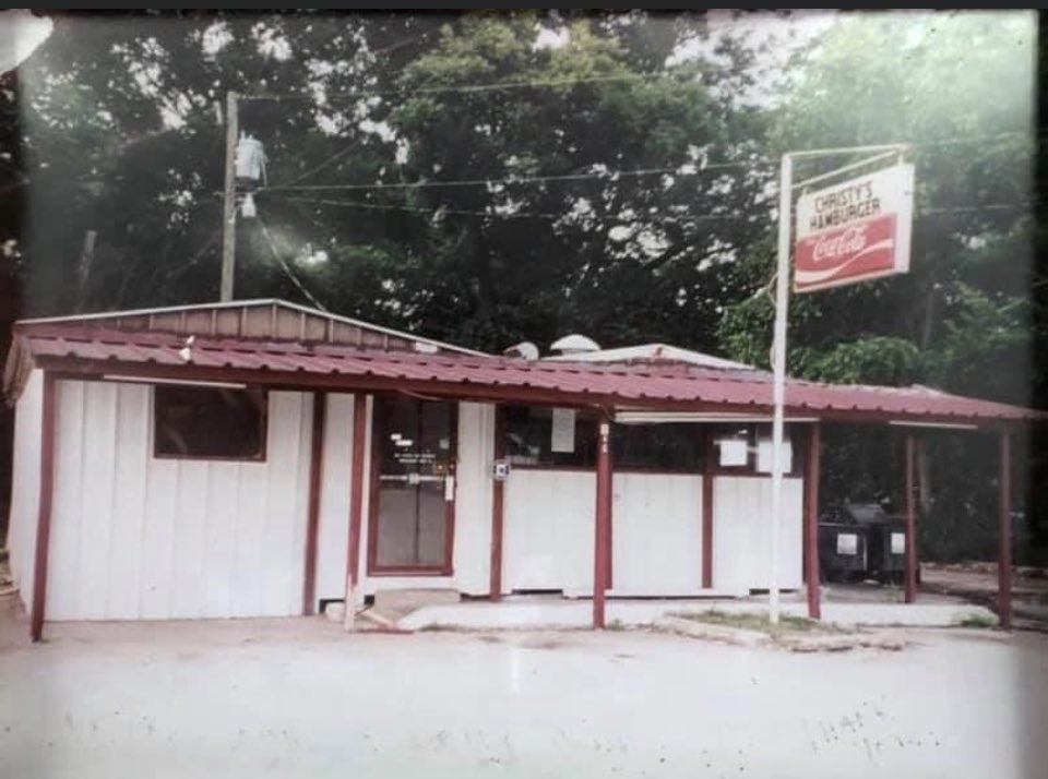 Starkville70s's tweet photo. Many of you have ask about Christy’s Hamburgers. Started in 1982 when it was originally called Bulldog and Shake. 10¢ Coke nights, greasy brown bags,etc…. I miss this place. https://t.co/Cx5MpLgigM