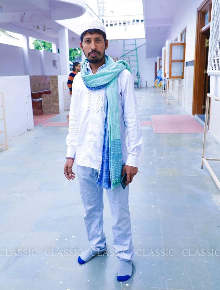 FaizalYafai's tweet photo. A social activist name as shaik sayeed bawazeer of Hyderabad has been brutally murdered,Always he has request to @mahmoodalibrs @hydcitypolice @KTRBRS @asadowaisi for safety of him,continuously he receives death threats then also no one heard his voice,
#humanityends https://t.co/1CNbC9Sj1m