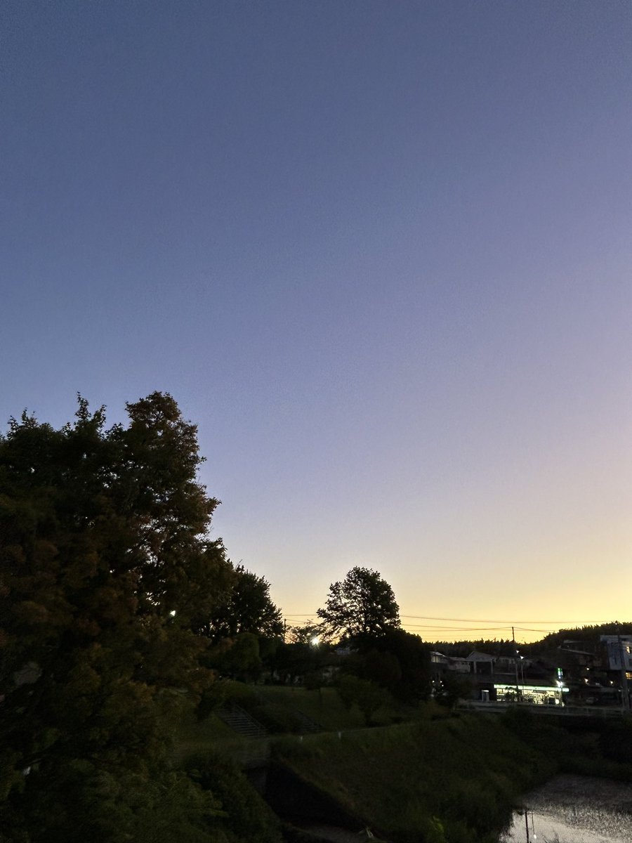 chihaya59's tweet photo. おはようございます。西日本で晴れる所が増えます。日本海側は厳しい暑さが予想されます。東海や北陸､東北の日本海側も晴れて暑くなり関東や東北太平洋側は雨が降りやすくなります。
お仕事の方もお盆休みに入った方も暑くなるので熱中症に注意ですよ〜
今日も宜しくお願いします
♡(⌒▽⌒)♡ https://t.co/yjxCLIgyG2
