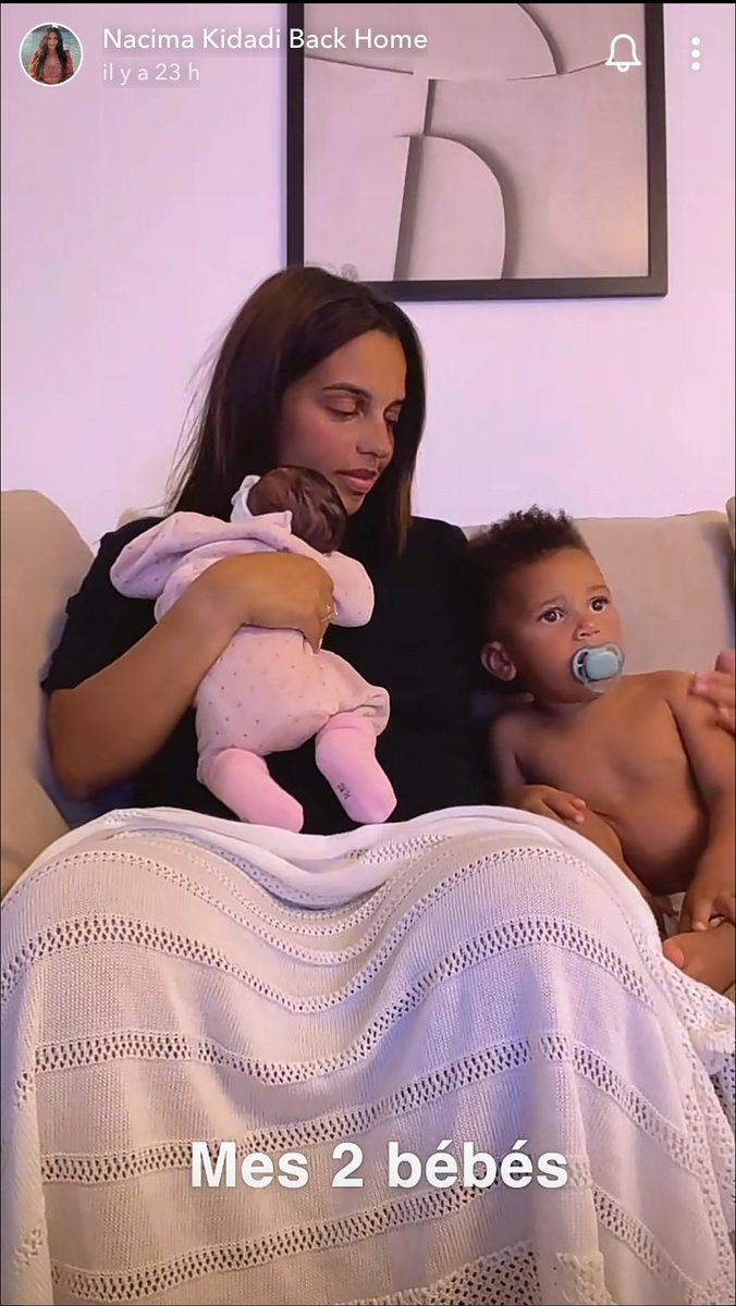WantedAuntie's tweet photo. Dire que bien avant l'âge de la fille de Nacima kidadi qui a 10 jours je crois, #millajamine avait déjà jeté son fils à une nanny, un inconnue 😟 https://t.co/epH7DLOP0i