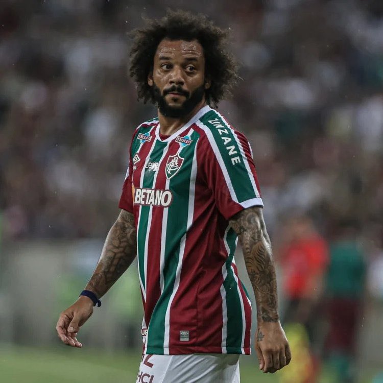 futebol_info's tweet photo. ⚠️ Por falta cometida em Luciano Sánchez, do Argentinos Juniors, Marcelo é suspenso por 3 jogos pela Conmebol e vai desfalcar o Fluminense nos jogos das quartas de final da Libertadores, contra Olimpia ou Flamengo.

🗞 @geglobo 
📸 Marcelo Gonçalves/Fluminense FC https://t.co/AEUUOL0Jdy