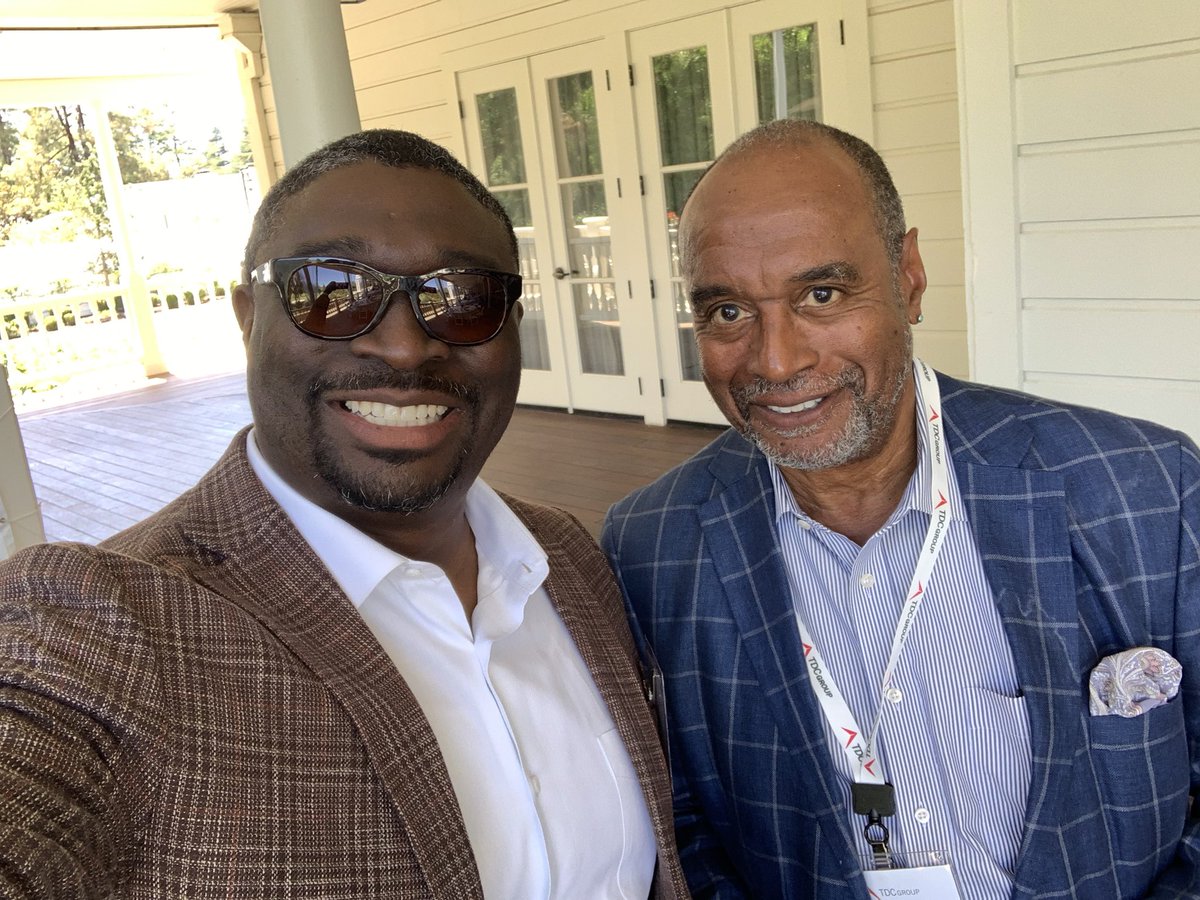 TheEbonyGenius's tweet photo. Speaking today on #HealthEquity , #DigitalDisruption and #EconomicForces was Dr. Mark Smith at @doctorscompany advisory retreat. Always inspired by his brilliance and insight. 💯🙏🏿 #thedoctorscompany @CHCFNews https://t.co/hsIEycFfIS