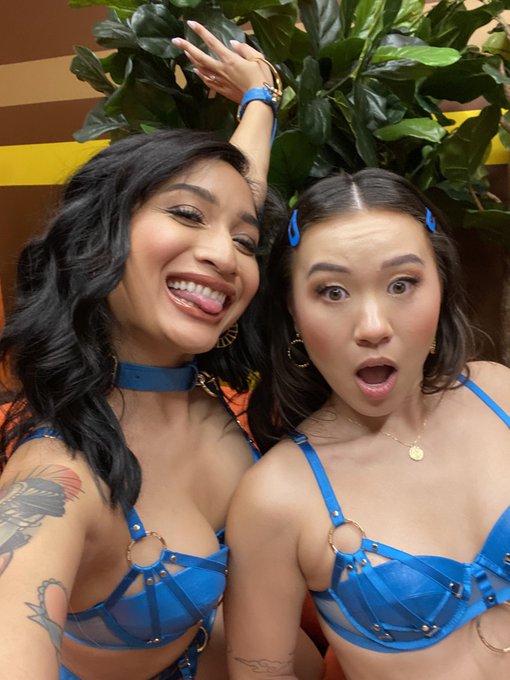 HAPPY BIRTHDAY SWEET ANGEL BABY I LOVE YOU KIMMMMMMMY!!!! @TheKimmyKimm https://t.co/o4gZuUBlVt