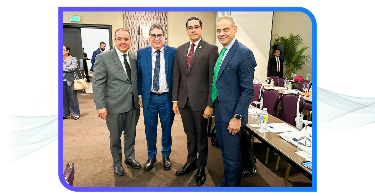 SLIPEsociedad's tweet photo. Los expertos del Comité de Arbovirosis de #SLIPE han sido convocados por el Ministerio de Salud de RD (@SaludPublicaRD) al Simposio Internacional de #Salud Colectiva, donde se discutió la fuerte problemática de las #arbovirosis en nuestra región. ¡Gracias por la invitación! https://t.co/mzgkdU4Dum