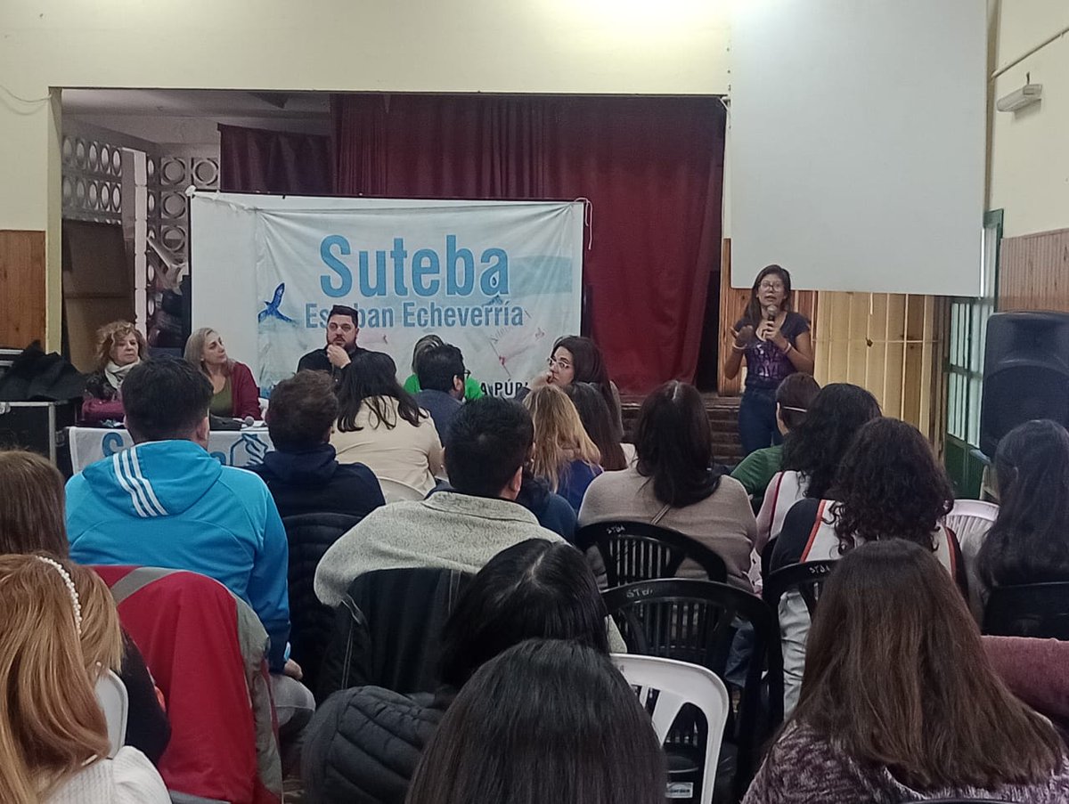 SutebaEchev's tweet photo. Hoy se reunió el cuerpo de delegadxs del Suteba Echeverria. Comenzamos la reunión  repudiando el aberrante asesinato de Morena, acompañando a su familia y a toda la comunidad educativa de la Primaria 60 de Lanus. Este hecho no puede quedar impune.

SUTEBA ECHEVERRÍA https://t.co/P7bsqWlEbH
