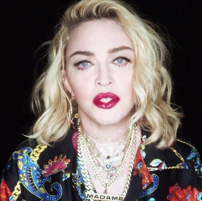 igormirandasite's tweet photo. Hoje, Madonna faz 65 anos. A Rainha do Pop é a mulher que mais vendeu discos na história, com mais de 300 milhões de cópias comercializadas mundialmente. A carreira dela também se estende ao ramo empresarial e ao cinema.

Qual a sua música favorita de Madonna? https://t.co/Z8NB9gSjUe