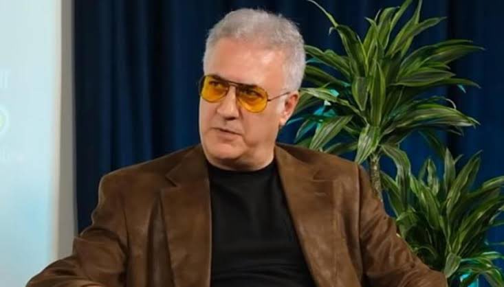 Tamer Karadağlı Devlet Tiyatroları Genel Müdürlüğü’ne atandı.

Kültür emperyalizminin de kaleleri bir bir yıkılacak.
Disney tayfa masaya çıkıp tepinsin isterse :)