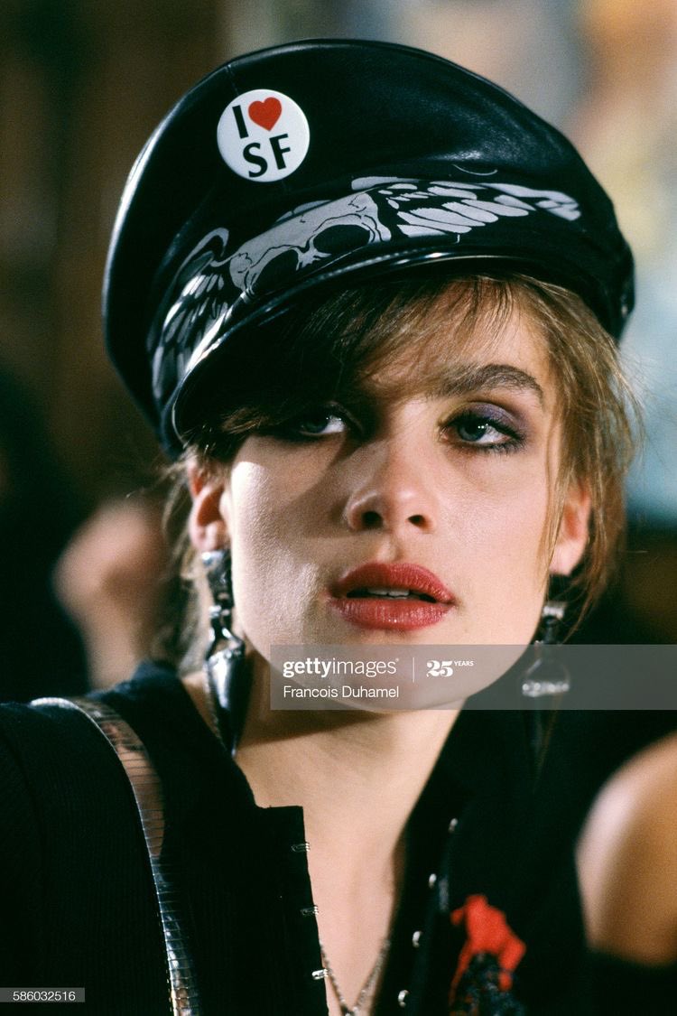 YOURE TELLING ME THIS ISNT CILLIAN WITH A WIG AND MAKEUP