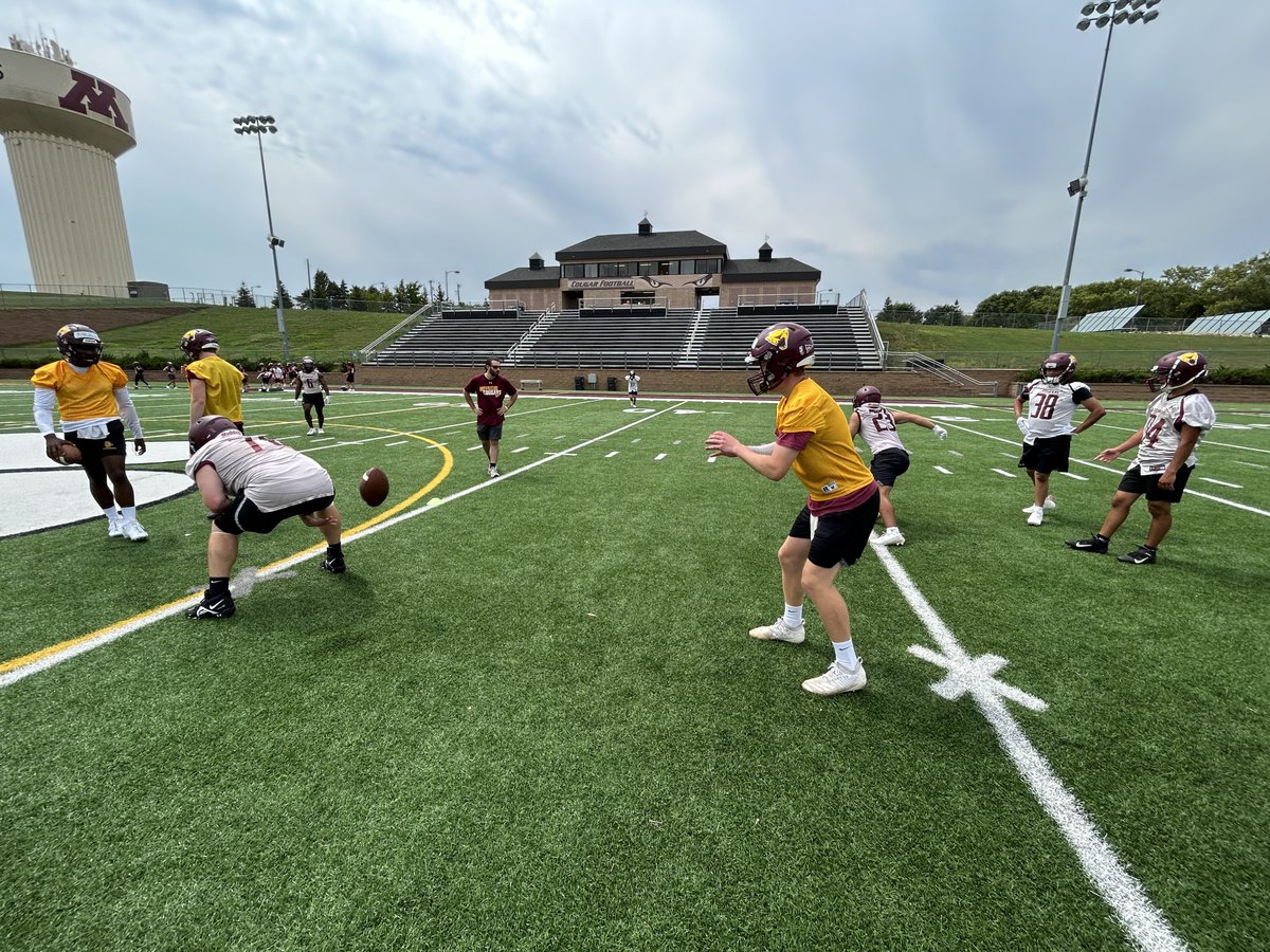 UMMFootball's tweet photo. Practice 1 ✅

#TEAM #RollCougs🐾 https://t.co/QzBSo5z78k