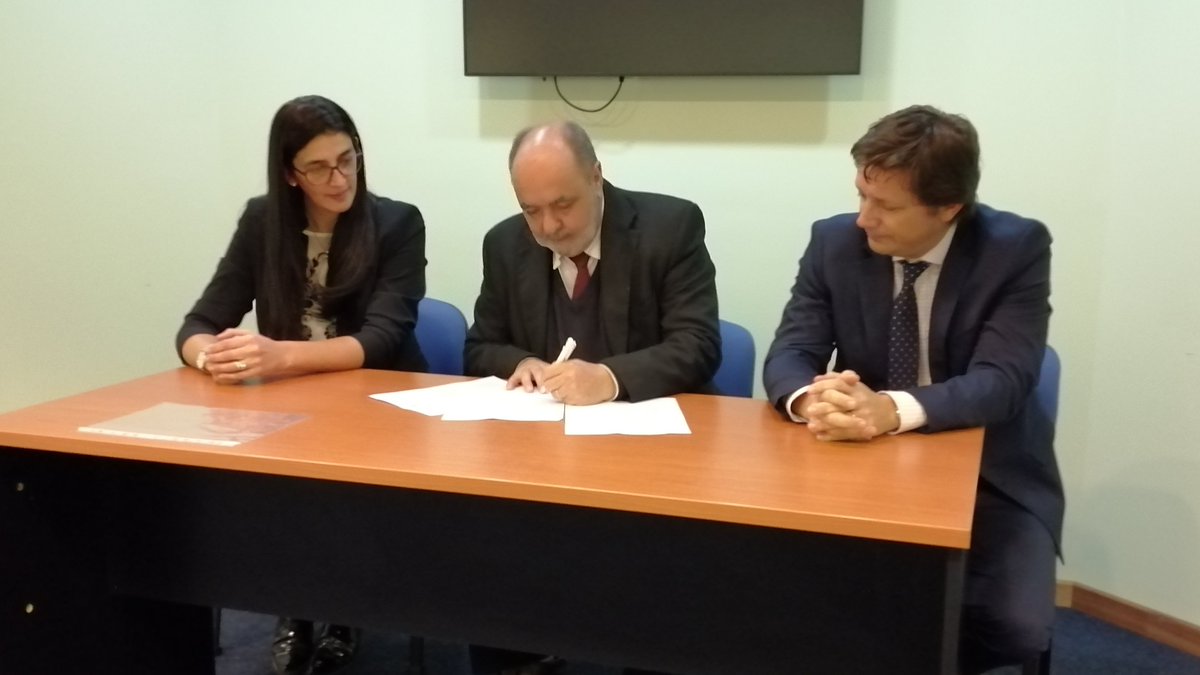 vuceUY's tweet photo. 📝En el día de hoy se firmó concretando la donación del Módulo de Riesgo del Sistema LUCIA de Aduana a la VUCE Uruguay.
@AduanaURU https://t.co/ds1eMUOrDs