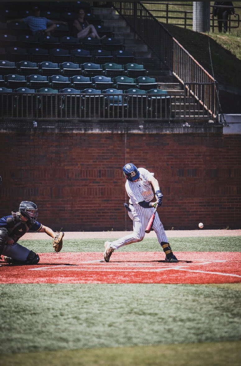 Rileyaustin022's tweet photo. I am starting to give baseball lessons for anyone in Auburn or the areas around it. I can work with any age and position. Feel free to DM or text me at (334)707-7605. https://t.co/Td4YHy4Ely