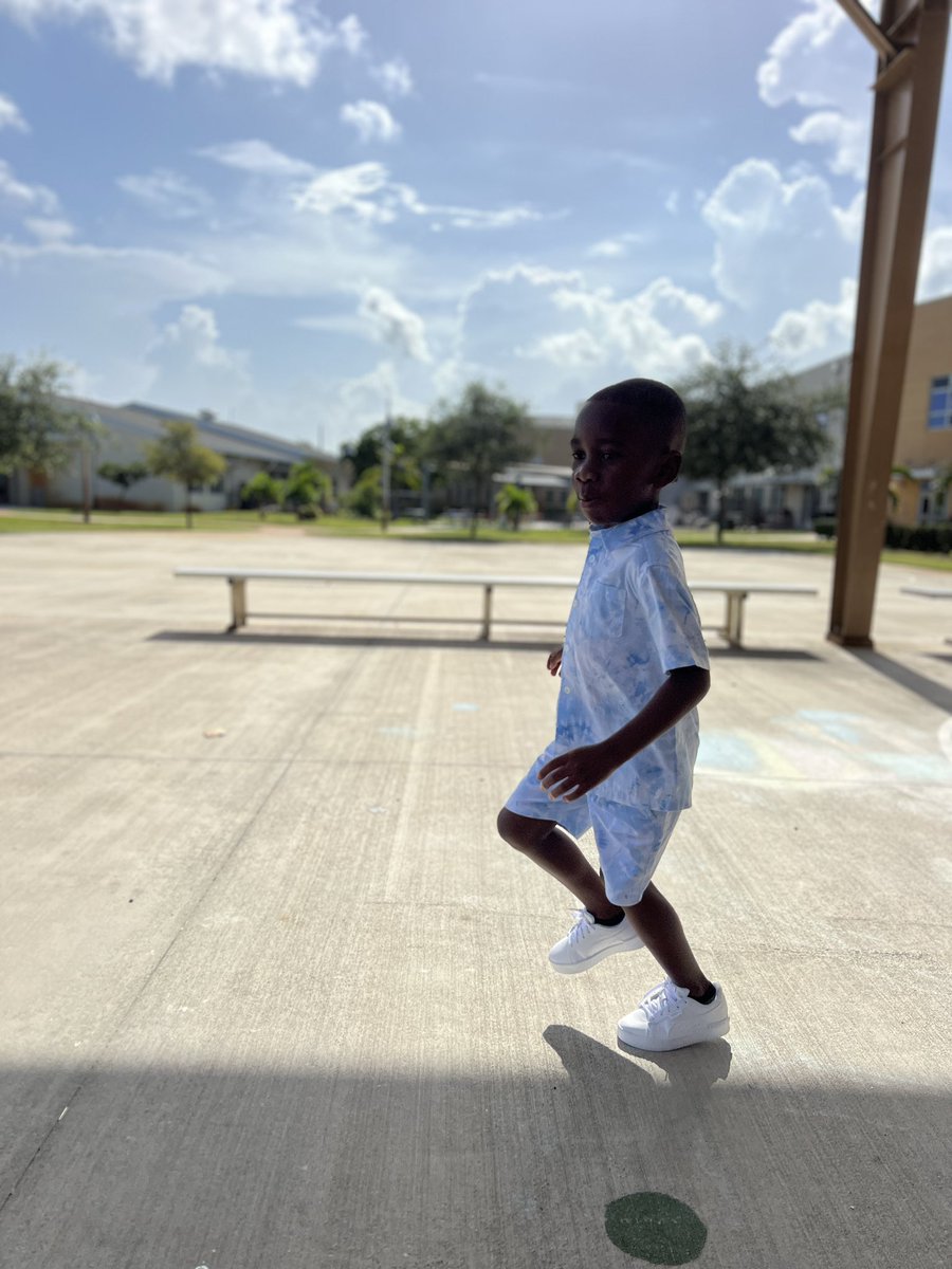 NicoleFullerTCS's tweet photo. Today in K-2 PE, we worked on moving our bodies in a shared space- keeping ourselves and others safe while staying in a designated area. The sun was shining as bright as these kids’ faces! Day 1 in the books! ☀️ https://t.co/Vuc5Jc0Q7y