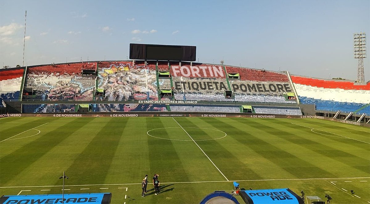 Estamos en todos lados 😌✨
Disfrutá de ver al Decano ⚪⚫⚪tomando tu trago favorito ✨Fortín Pomelore✨