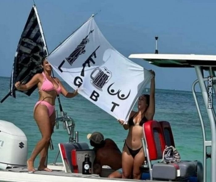 mask_bastard's tweet photo. liberty
guns
beer
tits https://t.co/VtQ4fQRafA