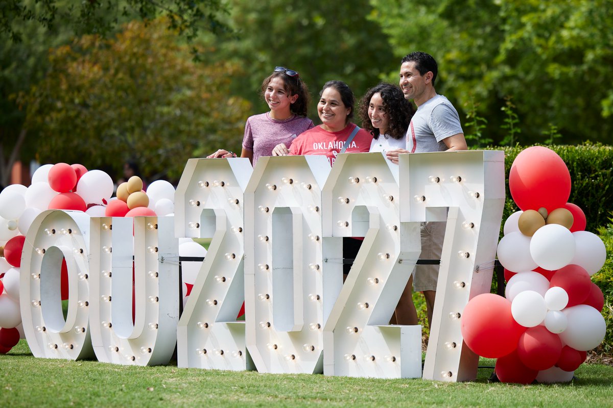 UofOklahoma's tweet photo. #OUMoveIn23 is a wrap, and we're thrilled to welcome our incoming freshman class to campus!
Take a look at our online photo gallery that captures the excitement as students settle into their OU homes!
πΈ https://t.co/qUDwWGfAHt https://t.co/p0mzpXKl4u