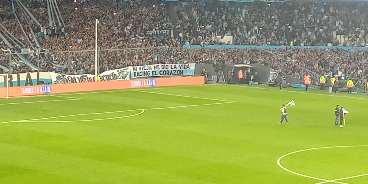 TomassAkd09's tweet photo. TE AMO RACING https://t.co/rfK91RPPju