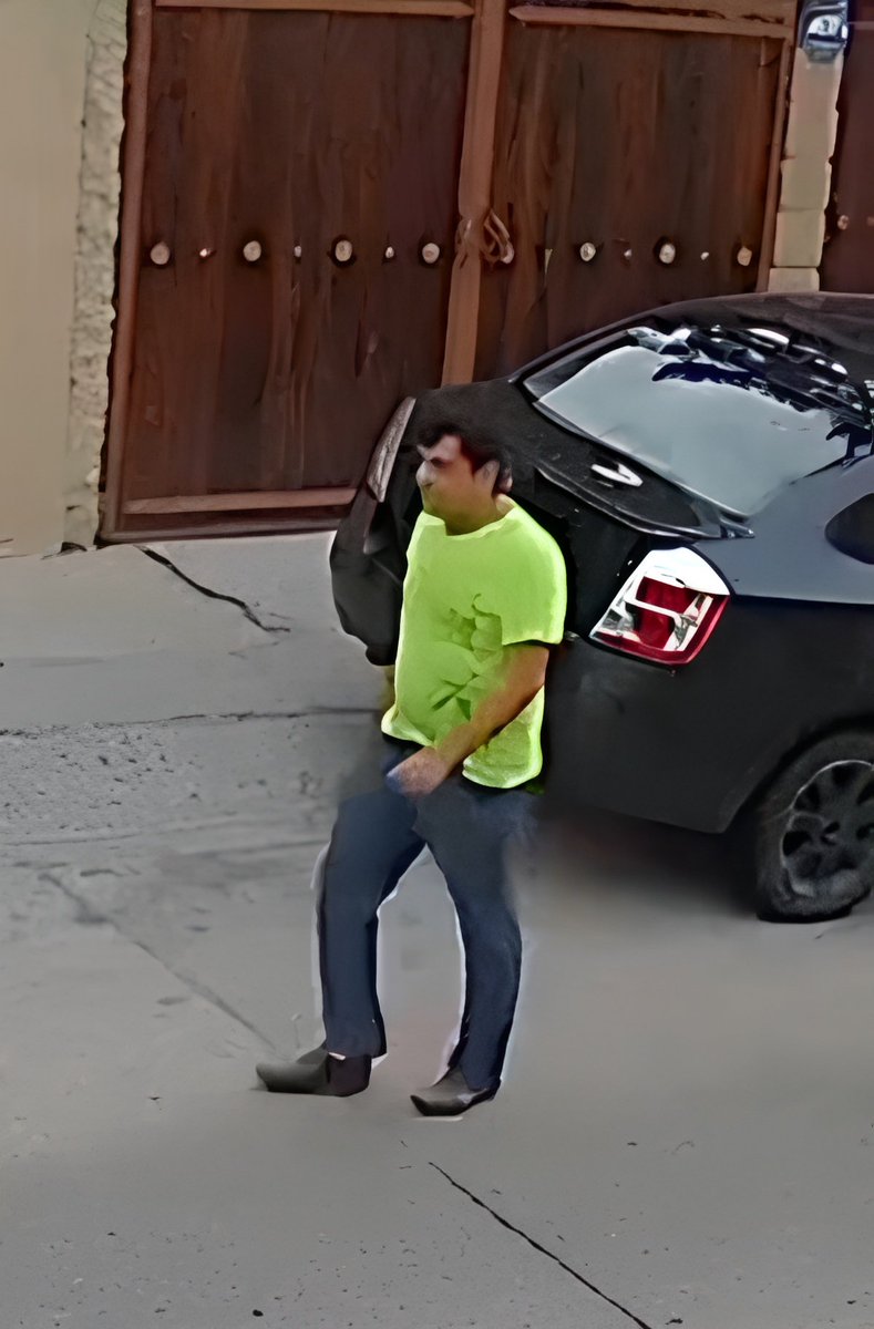 Melissa_Bely's tweet photo. ATENCIÓN !

Debemos ayudar a localizar a este  asesino que mató a puñaladas a Milagros Montserrat en León, Guanajuato.

Se dirigía a su trabajo en Walmart, en el día de su cumpleaños.

Ella murió desangrada en el lugar.

#Guanajuato https://t.co/HPCcFp5ZOK