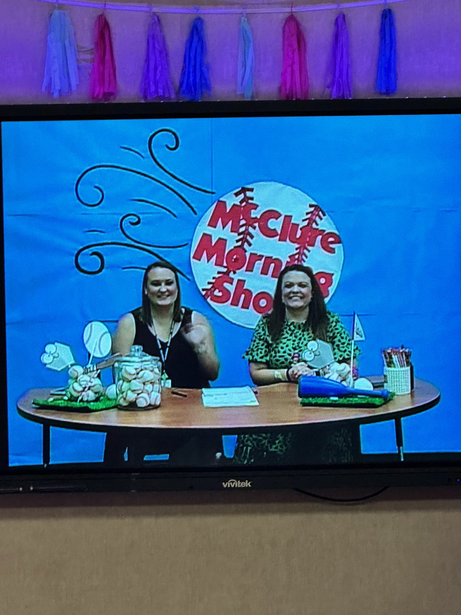 The <a href="/McClureMarshals/">McClure Marshals</a> Morning show gang is back! Boy did we miss you guys! 😄 #mcclure #wearemckinney #everystudenteveryday