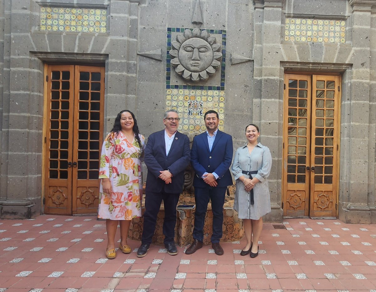 luisbarbozanino's tweet image. #aGuadalajara💧nos ha abierto muchas puertas. Esta tarde fuimos recibidos en Casa Zuno por el Arq. Héctor García Curiel, quien coordina el comité organizador de la #CIHALC2023 @cihalc que se celebrará los próximos 28 al 30 de agosto en el #ConjuntoSantander.