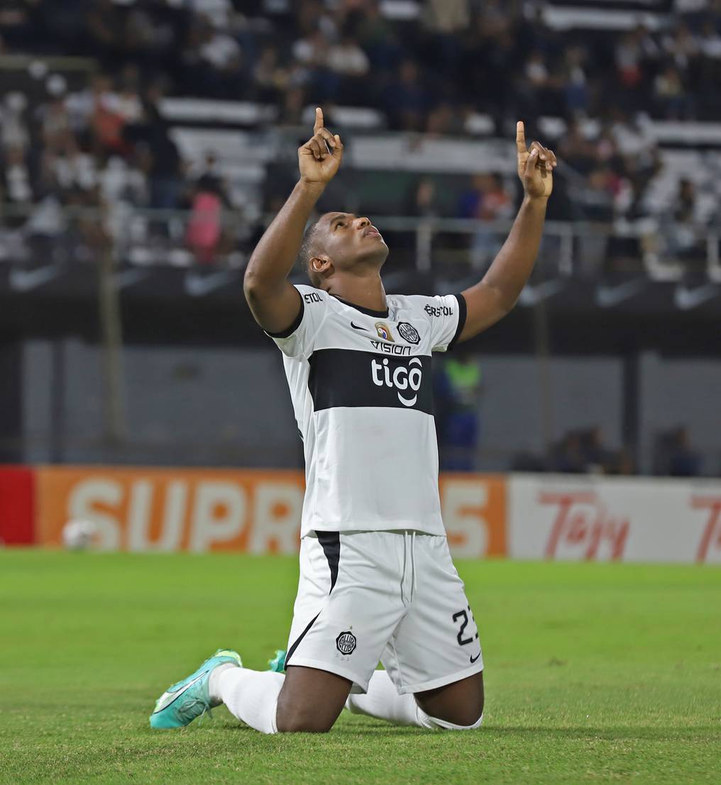 Alguien puede hablar de este muchacho?