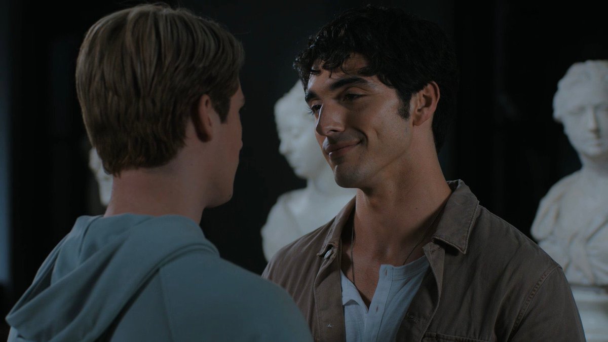 “Porque quando eles escreverem a história da minha vida, quero incluir você e meu amor por você.”
#VermelhoBrancoESangueAzul