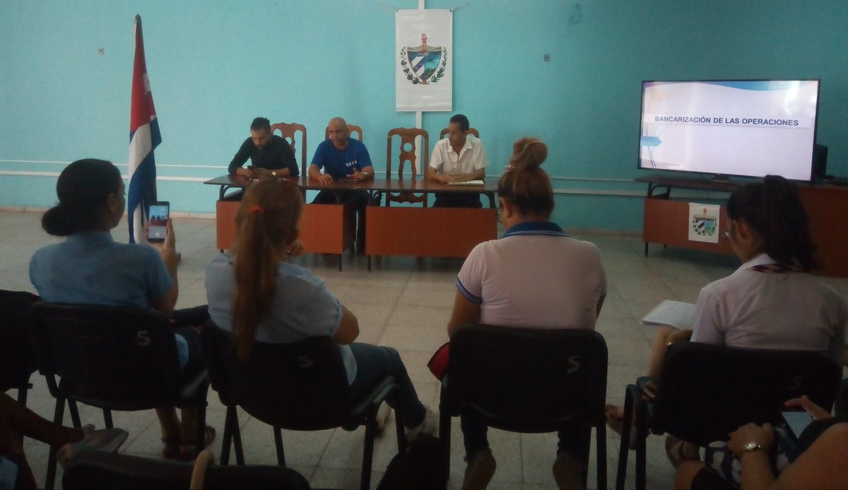 NictadysM's tweet image. Con el auspicio de #MINCOM #UICVC #JovenClubVillaClara se realizó capacitación de Bancarización. . Participan Bandec, Xetid,  Get, Etecsa, UIC, JCC, MFCUCLV e invitados