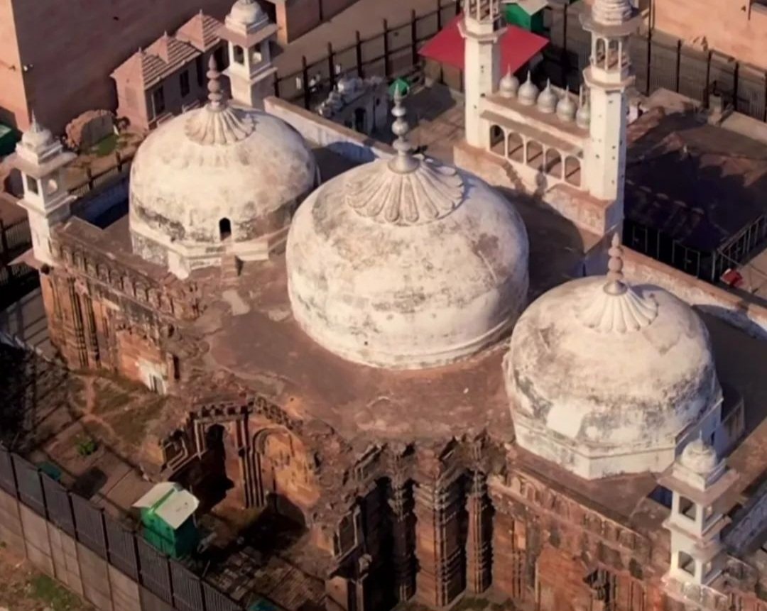 BattaKashmiri's tweet photo. I come from a country where a survey is needed to find out if this is a Temple.

#Gyanvapi https://t.co/7wo0yAD9fT